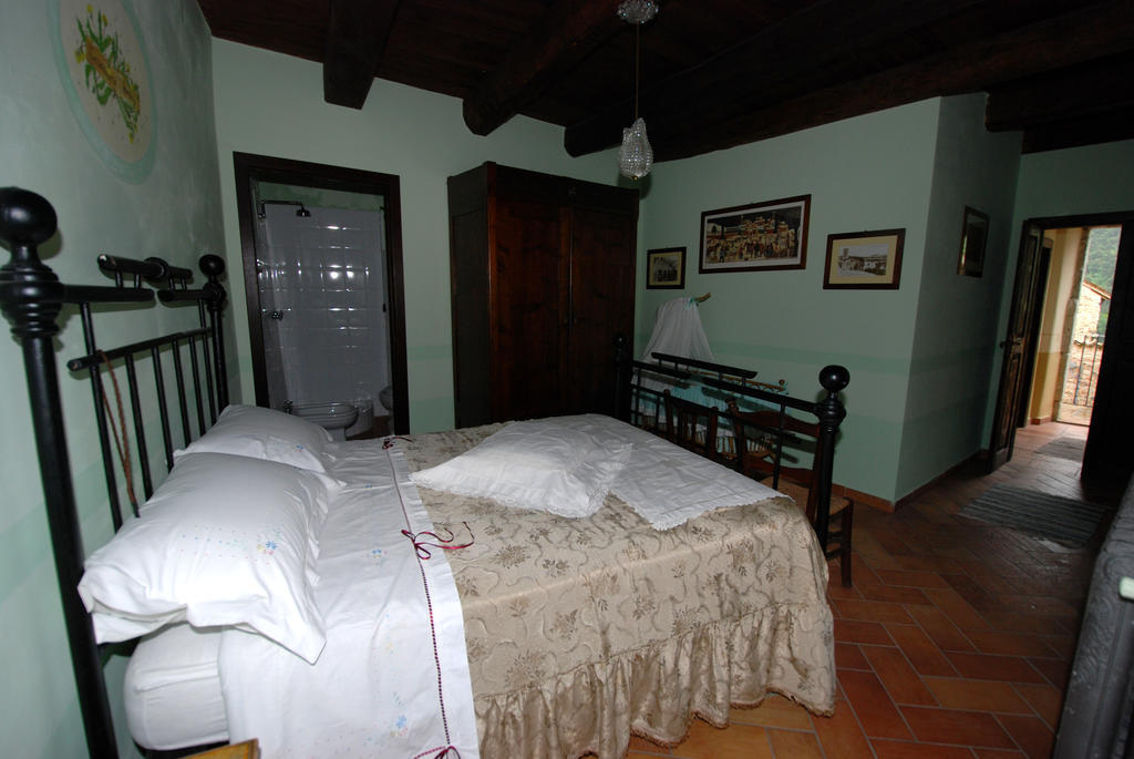 Residenza Di Paese Castello Del Poggio Hotel Ferentillo Kamer foto